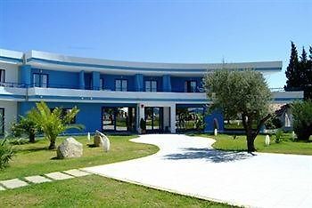 Hotel Club Cala Longa Montauro Eksteriør billede