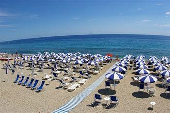 Hotel Club Cala Longa Montauro Eksteriør billede