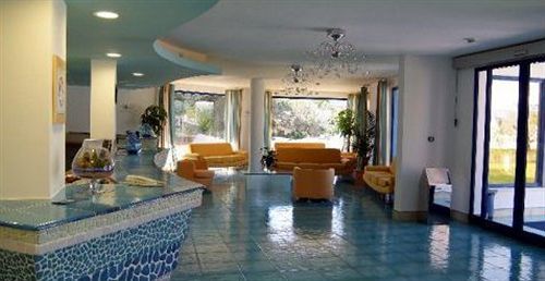 Hotel Club Cala Longa Montauro Eksteriør billede