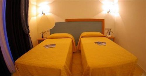Hotel Club Cala Longa Montauro Eksteriør billede