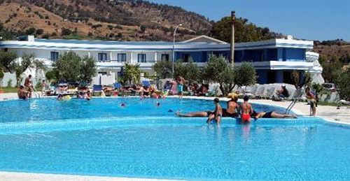Hotel Club Cala Longa Montauro Eksteriør billede