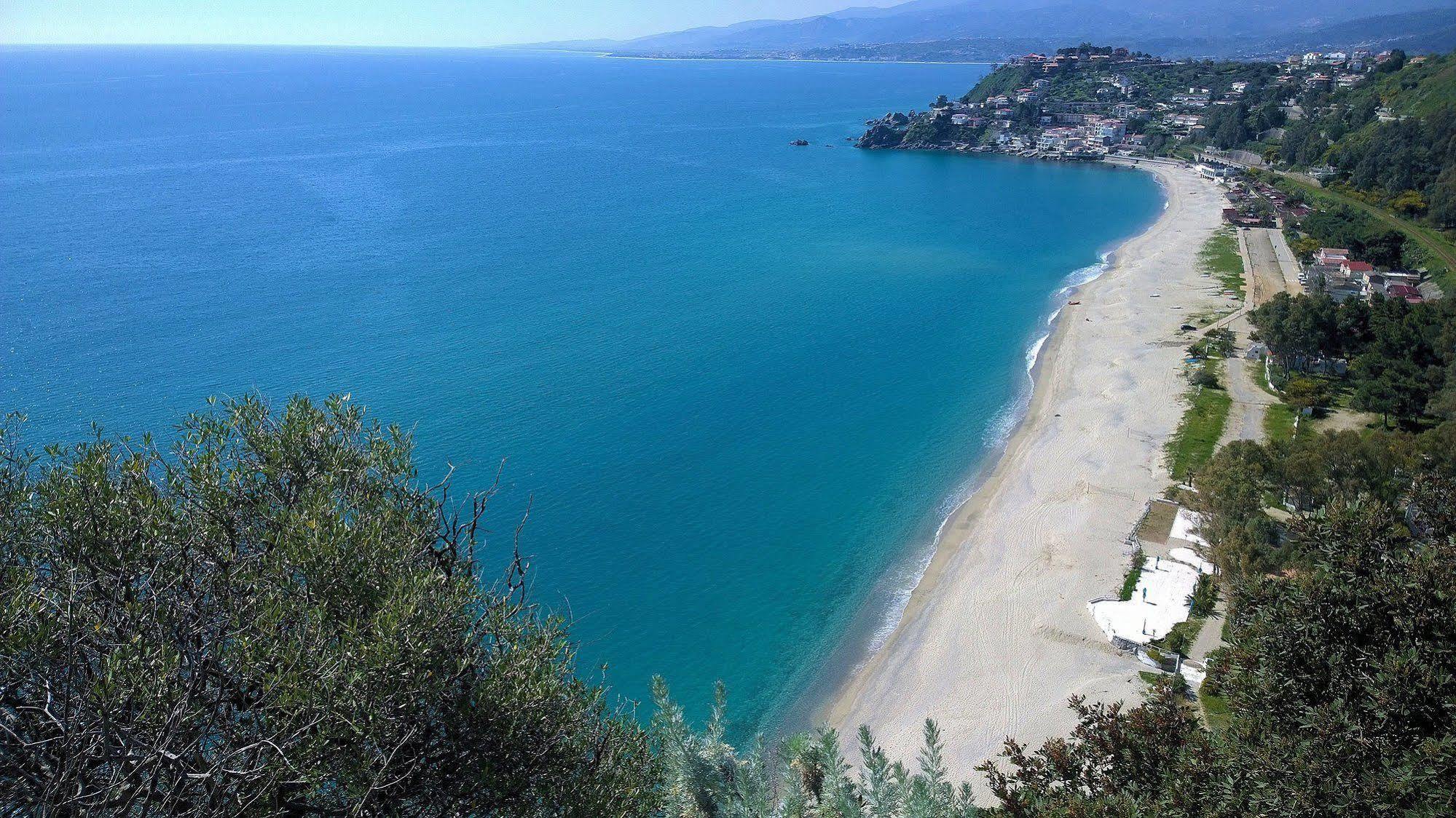 Hotel Club Cala Longa Montauro Eksteriør billede